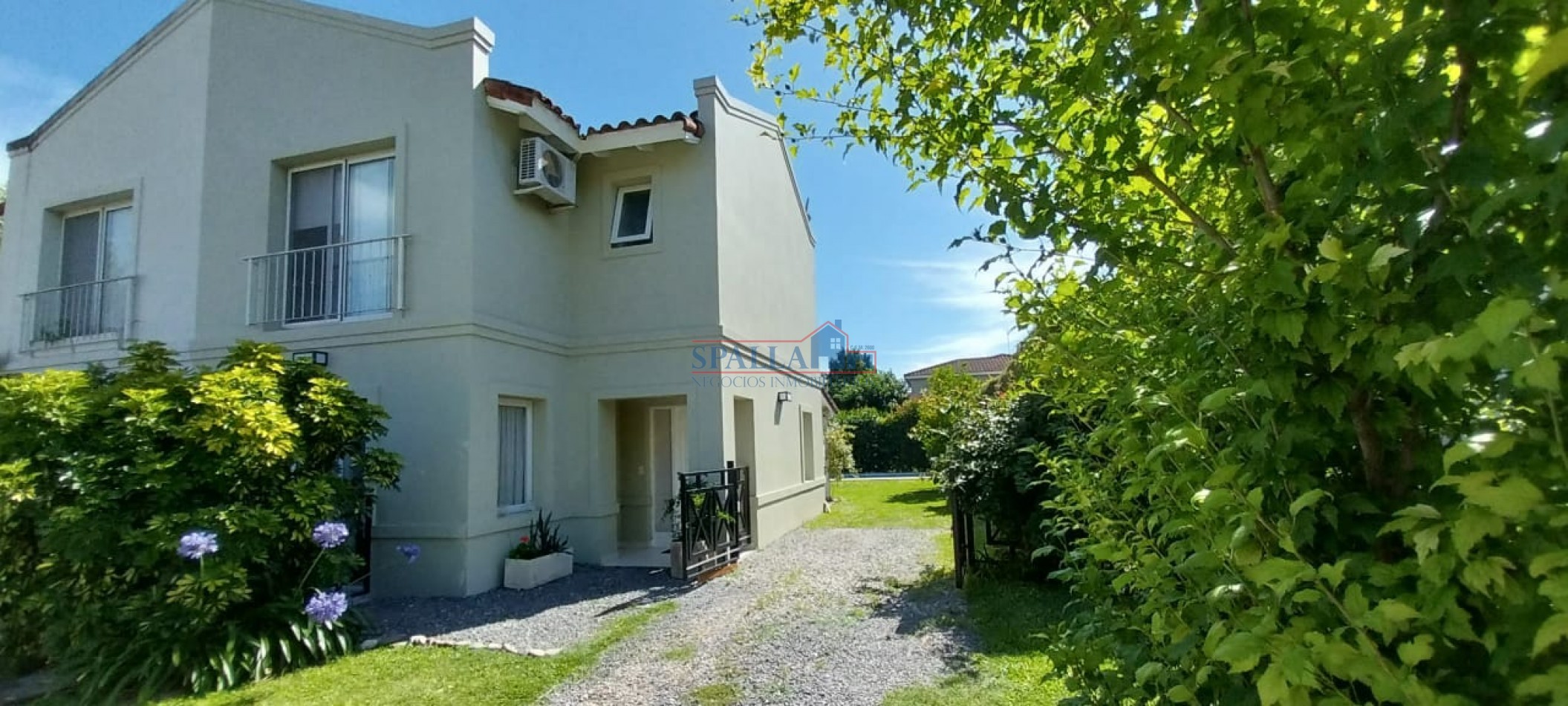 VENTA CASA 4 AMBIENTES BARRIO CERRADO LA CANDELA PILAR, CON PILETA 