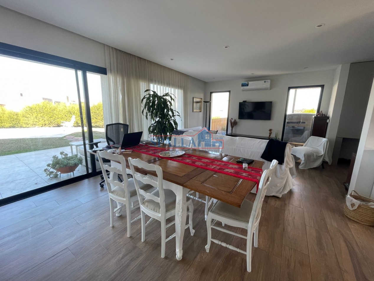 VENTA CASA 5 AMBIENTES AREA 1 BARRIO SAN SEBASTIAN 