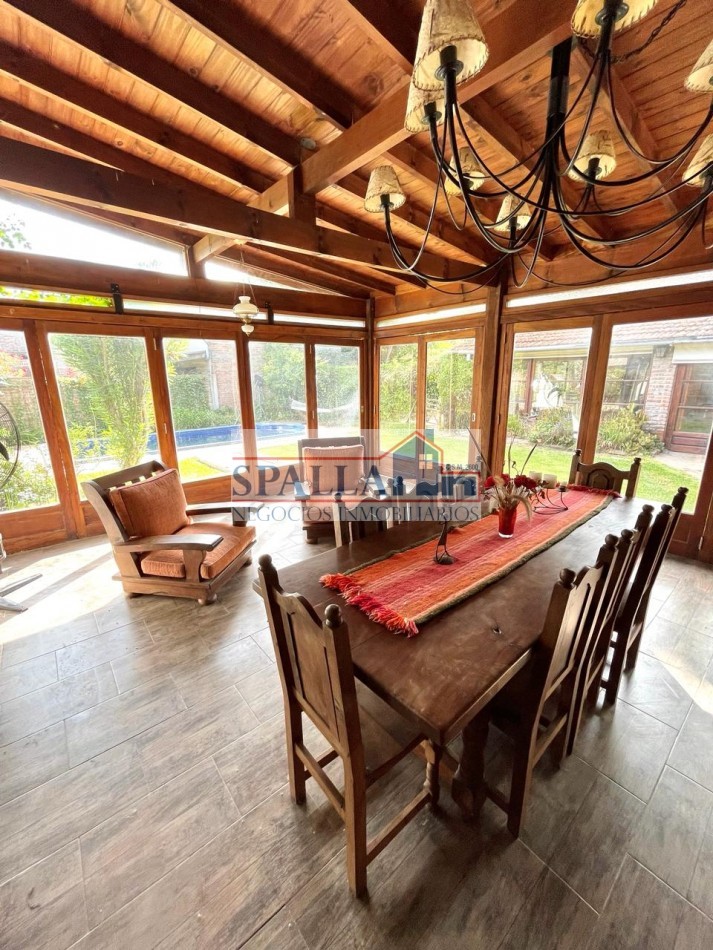VENTA CASA 4 AMBIENTES CON QUINCHO Y PILETA EN MUÑIZ - APTO CREDITO