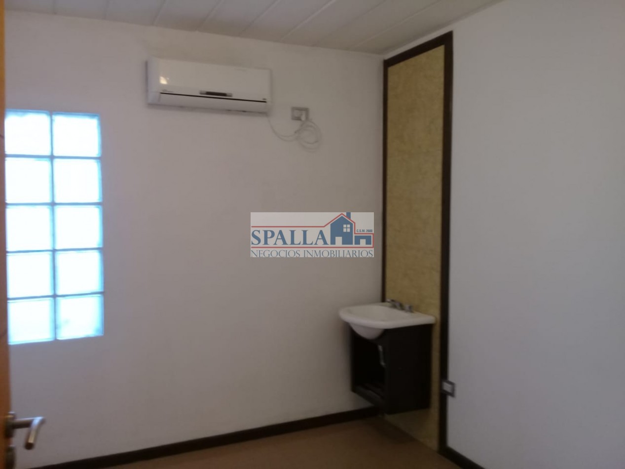 ALQUILER OFICINAS - PLANTA BAJA IDEAL CONSULTORIOS / CALL CENTER O SIMILARES - PANAMERICANA Y GUIDO - PILAR