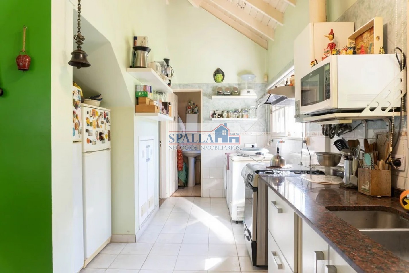 LA MASIA CASA EN VENTA DE 5 AMBIENTES CON AMPLIO JARDIN Y PILETA - APTO CREDITO