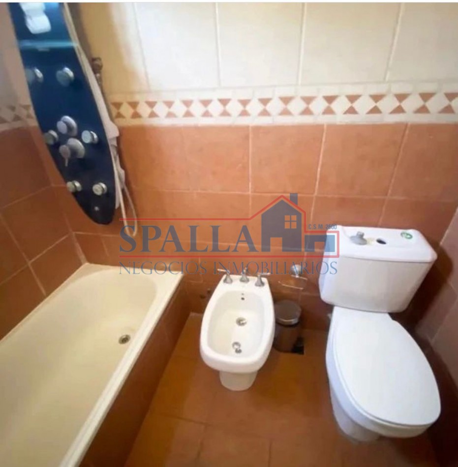 ¡Oportunidad! Casa con Local en Esquina - Jose C. Paz