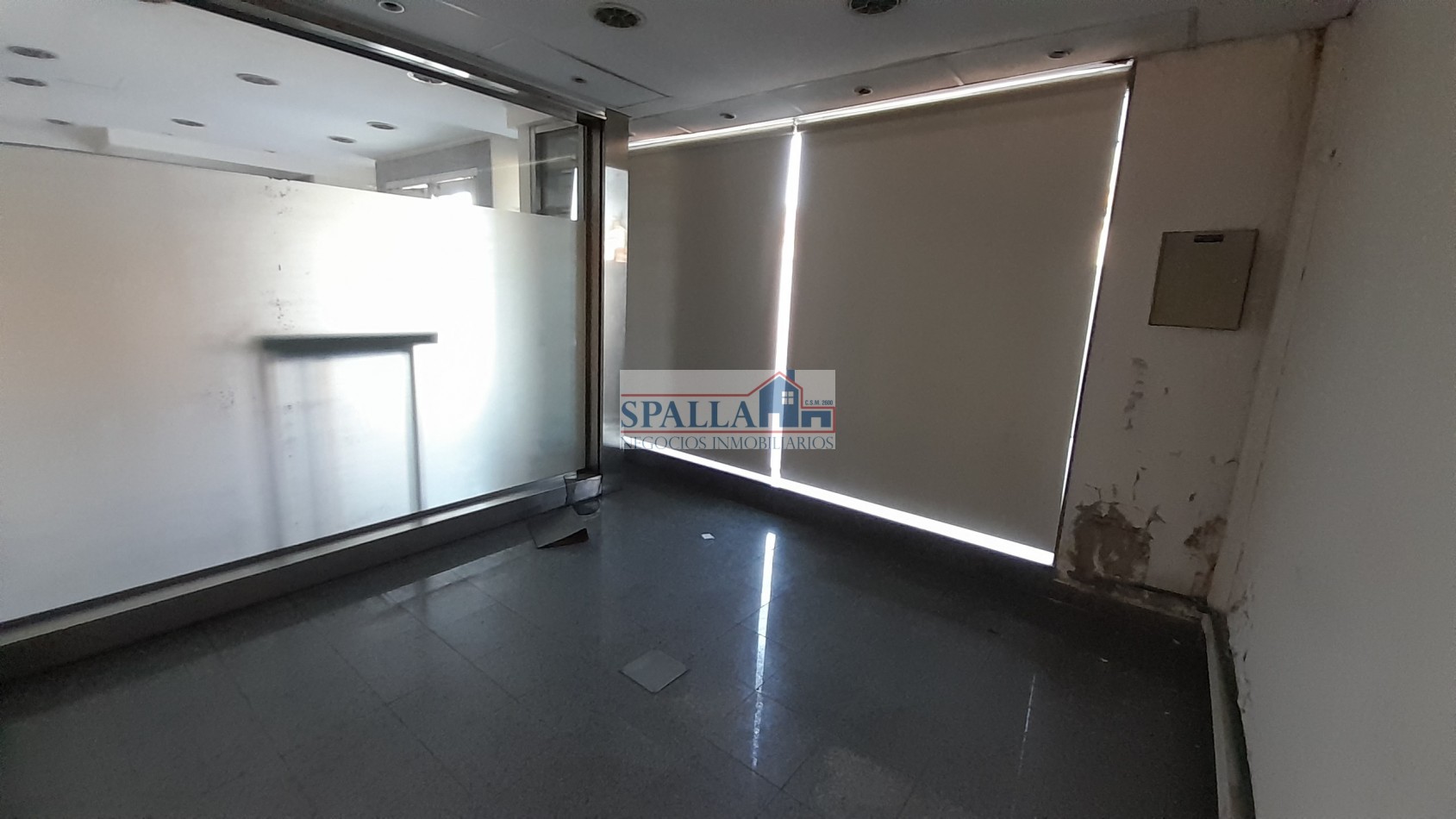 ALQUILER EDIFICIO CON OFICINAS, CENTRO DE PILAR A METROS DE PANAMERICANA KM 53