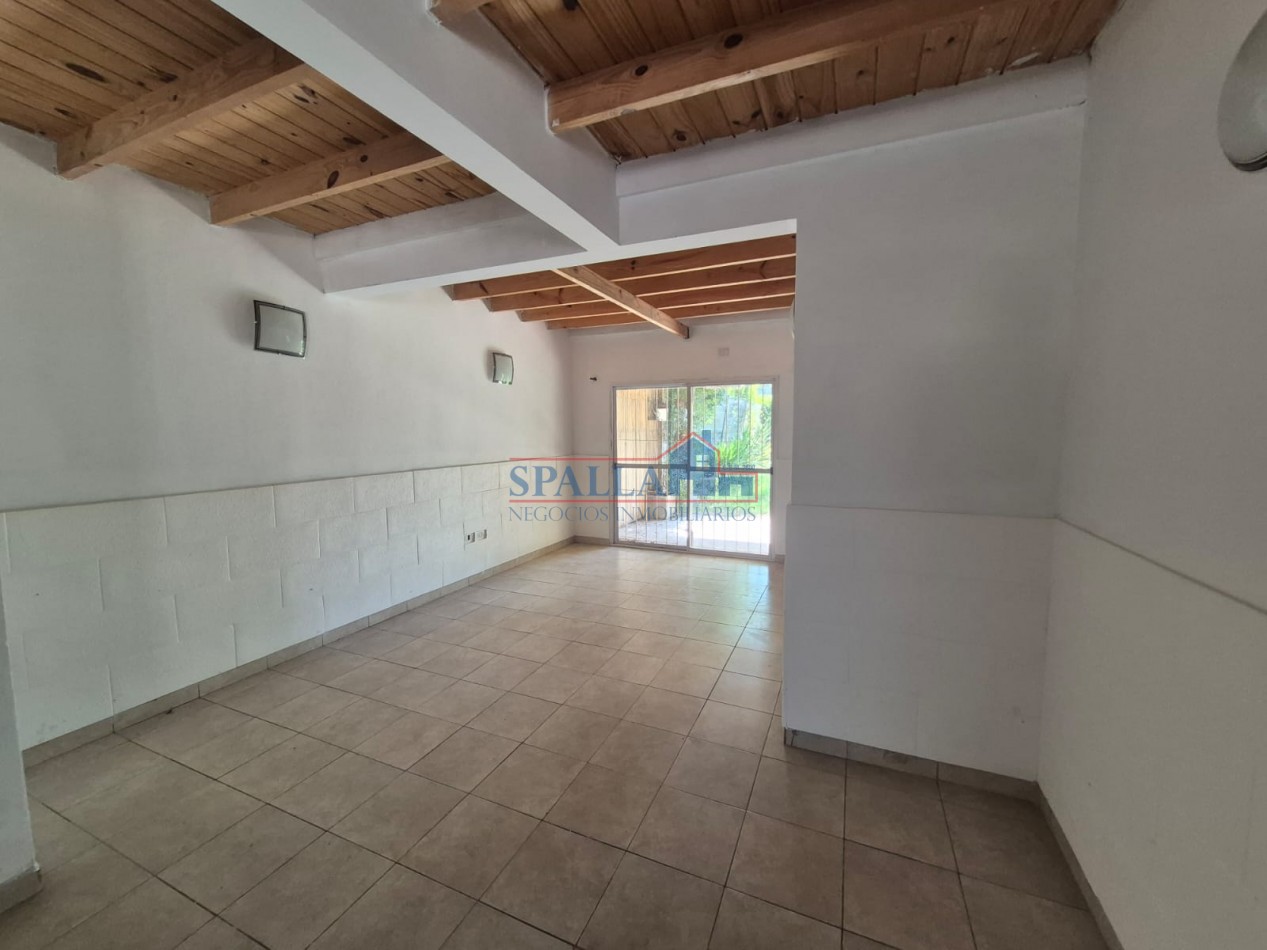 ALQUILER CASA 4 AMBIENTES CON PILETA EN BARRIO PELLEGRINI 3 EN PILAR SIN EXPENSAS