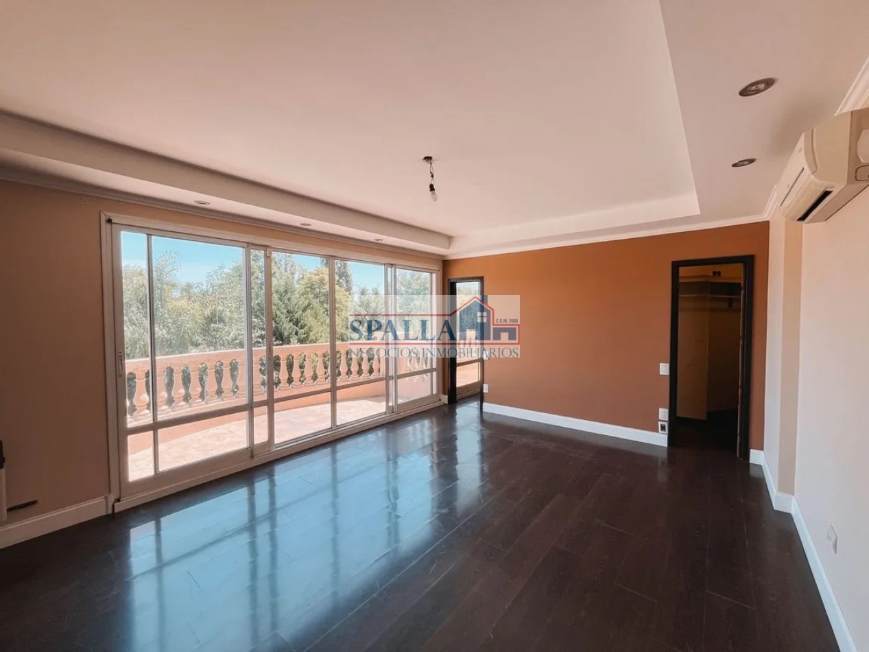 CHALET DE CATEGORIA EN VENTA EN LA MEJOR ZONA DE ESCOBAR - 7 AMBIENTES - 5 DORMITORIOS