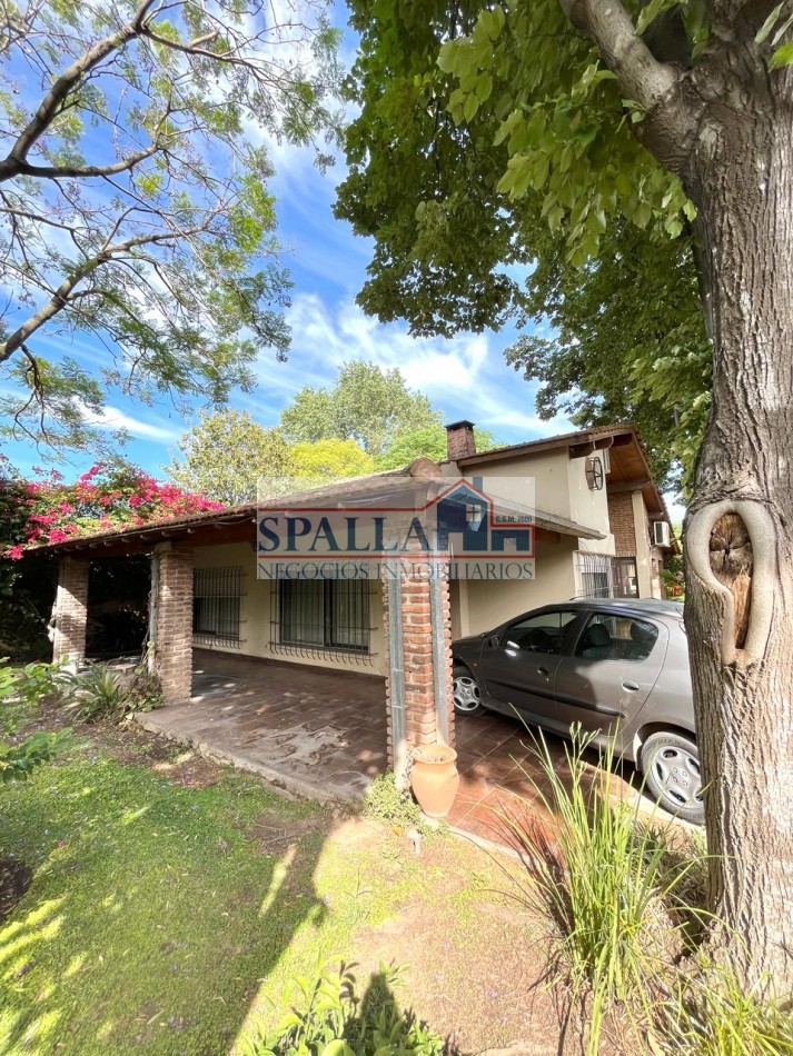VENTA CASA 4 AMBIENTES CON QUINCHO Y PILETA EN MUÑIZ - APTO CREDITO