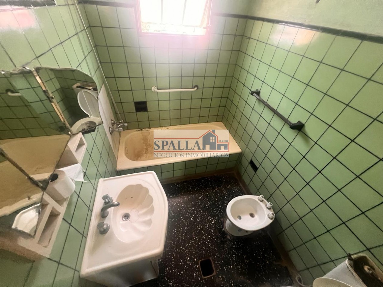 VENTA EXCELENTE PROPIEDAD IDEAL USO COMERCIAL EN CENTRO DE DERQUI, PILAR 