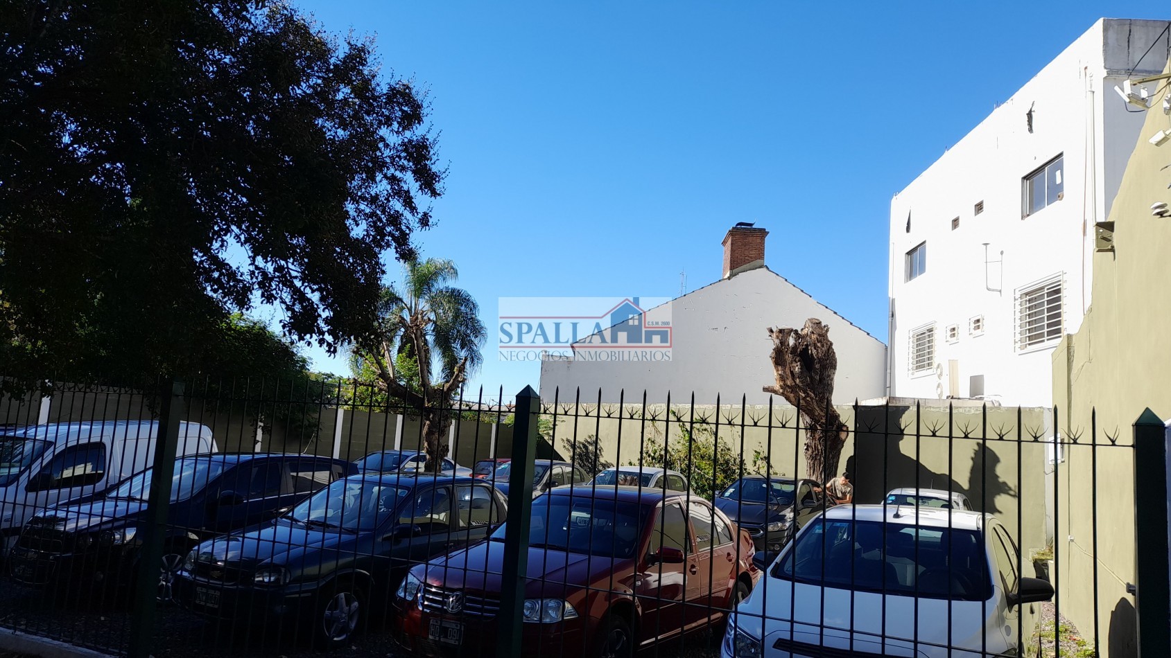 ALQUILER EDIFICIO CON OFICINAS, CENTRO DE PILAR A METROS DE PANAMERICANA KM 53