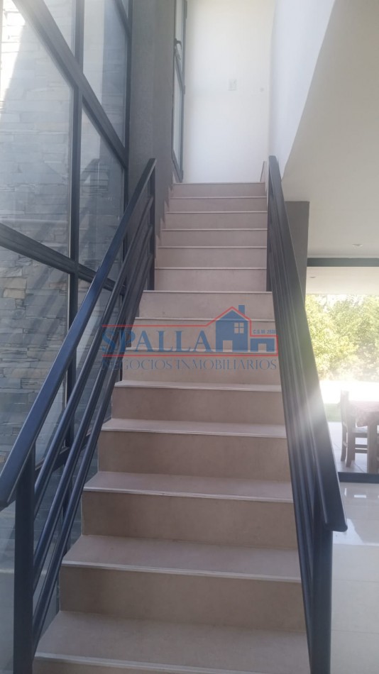 VENTA CASA 4 AMBIENTES EN BARRIO CERRADO LAGOON PILAR