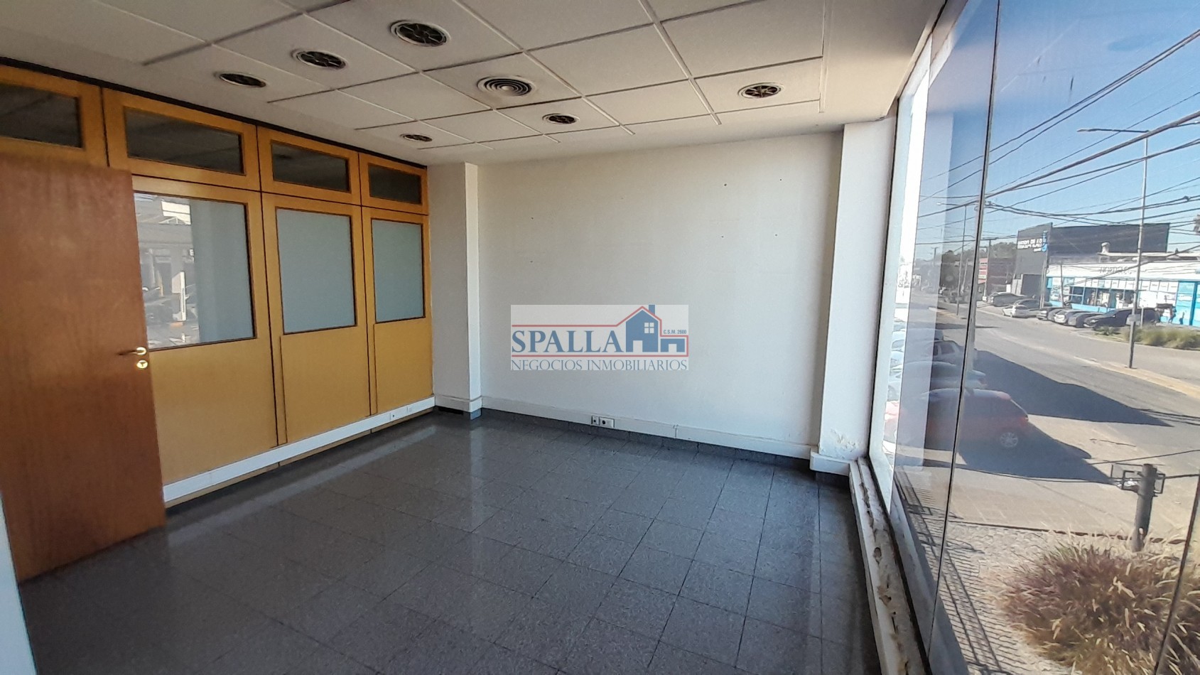 ALQUILER EDIFICIO CON OFICINAS, CENTRO DE PILAR A METROS DE PANAMERICANA KM 53
