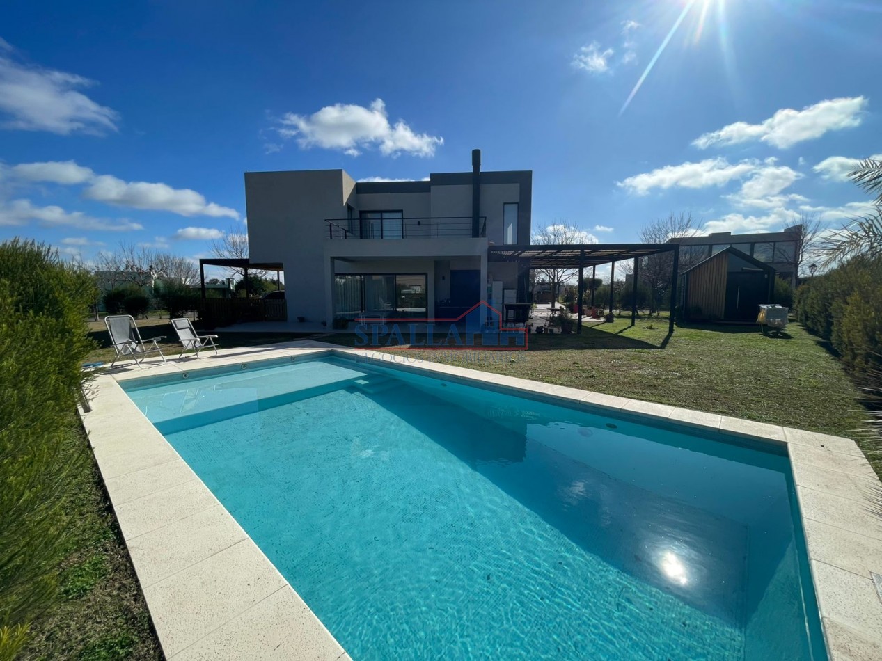 VENTA CASA 5 AMBIENTES AREA 1 BARRIO SAN SEBASTIAN 