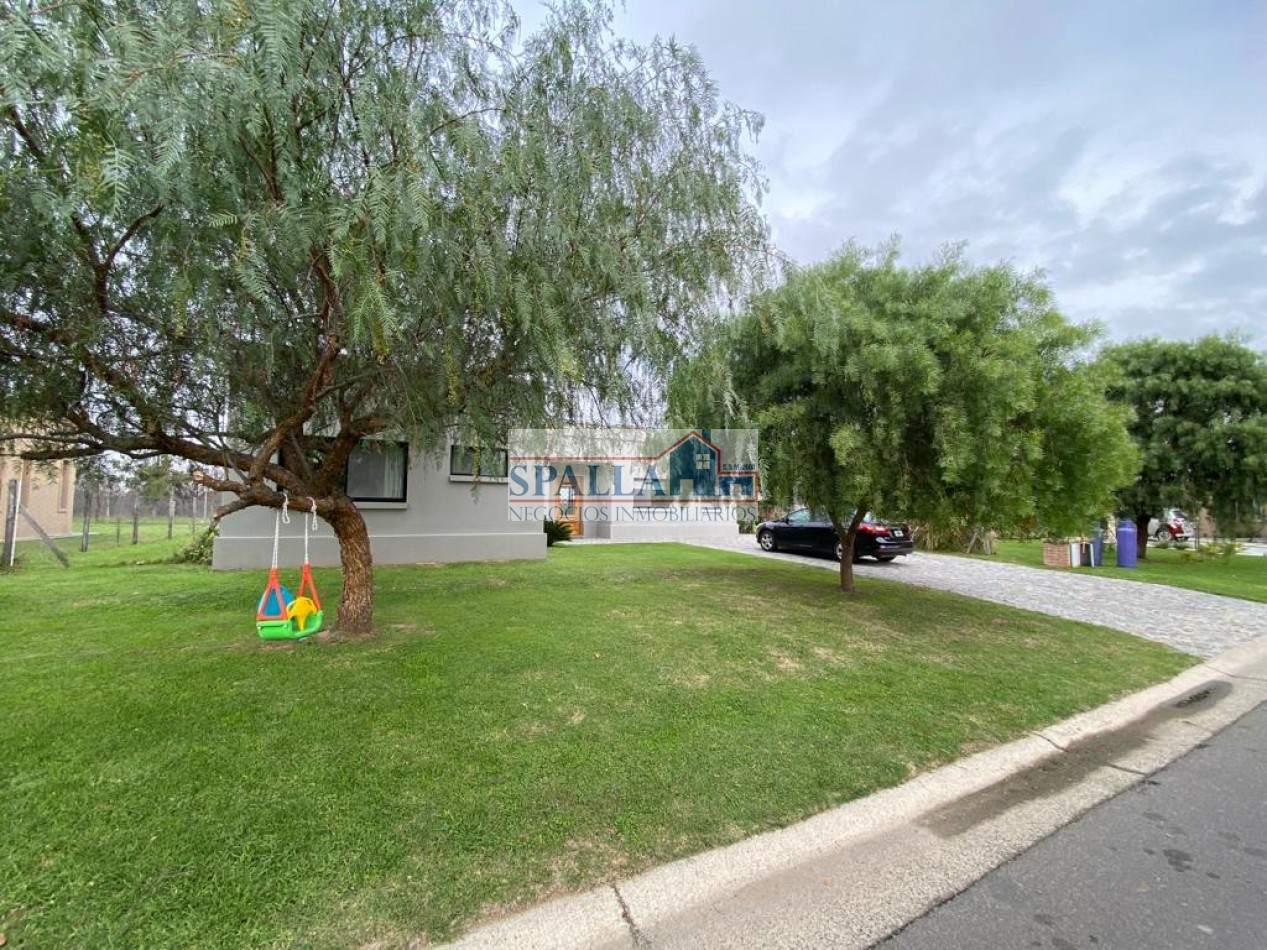 VENTA CASA 5 AMBIENTES BARRIO SAN MATIAS AREA 5 ESCOBAR