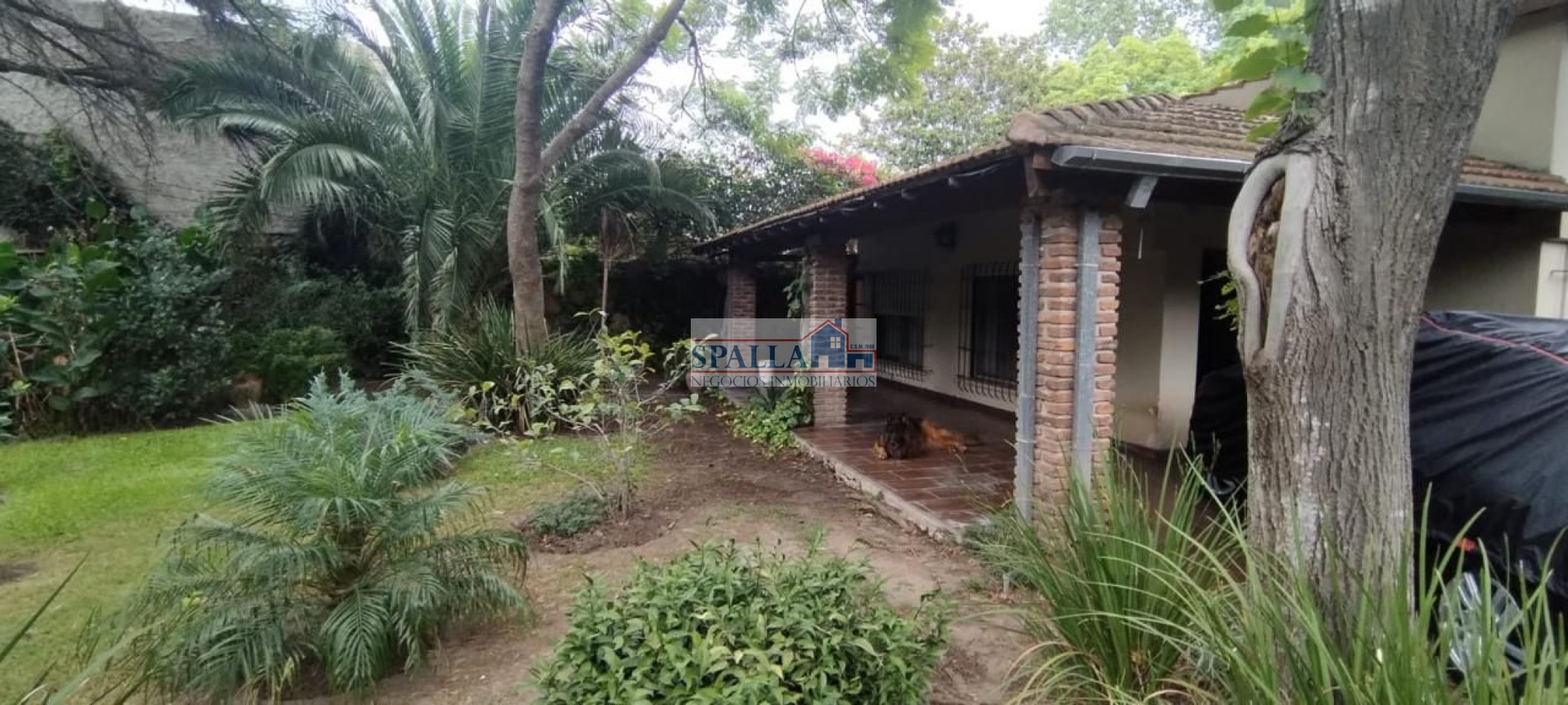 VENTA CASA 4 AMBIENTES CON QUINCHO Y PILETA EN MUÑIZ - APTO CREDITO