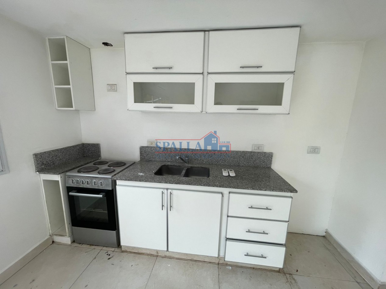 ALQUILER DEPARTAMENTO DOS AMBIENTES AMPLIO CON PARRILLA Y JARDIN