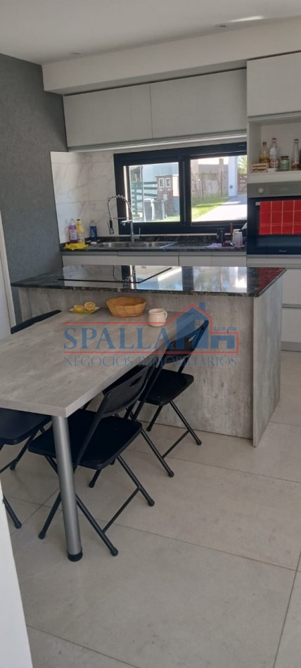 VENTA CASA 4 AMBIENTES EN BARRIO CERRADO LAGOON PILAR