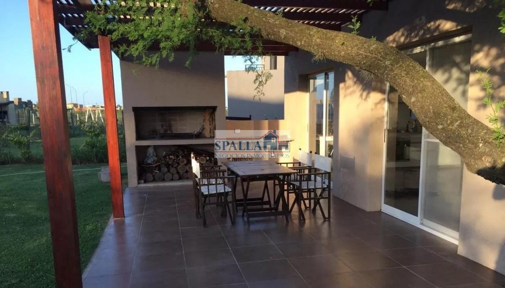 VENTA CASA 4 AMBIENTES BARRIO SAN ALFONSO PILAR DEL ESTE CON RENTA