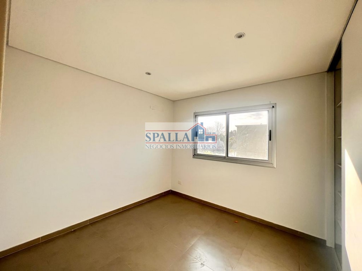 VENTA CASA 5 AMBIENTES, CON RENTA EN BARRIO EL ALJIBE - OPORTUNIDAD INVERSION