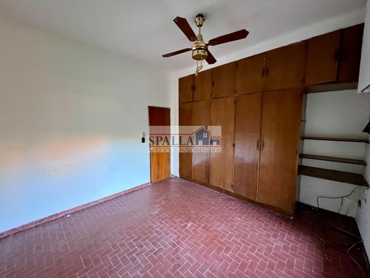 CASA EN VENTA - 4 AMBIENTES CON GALERIA - JOSE C. PAZ - APTO CREDITO