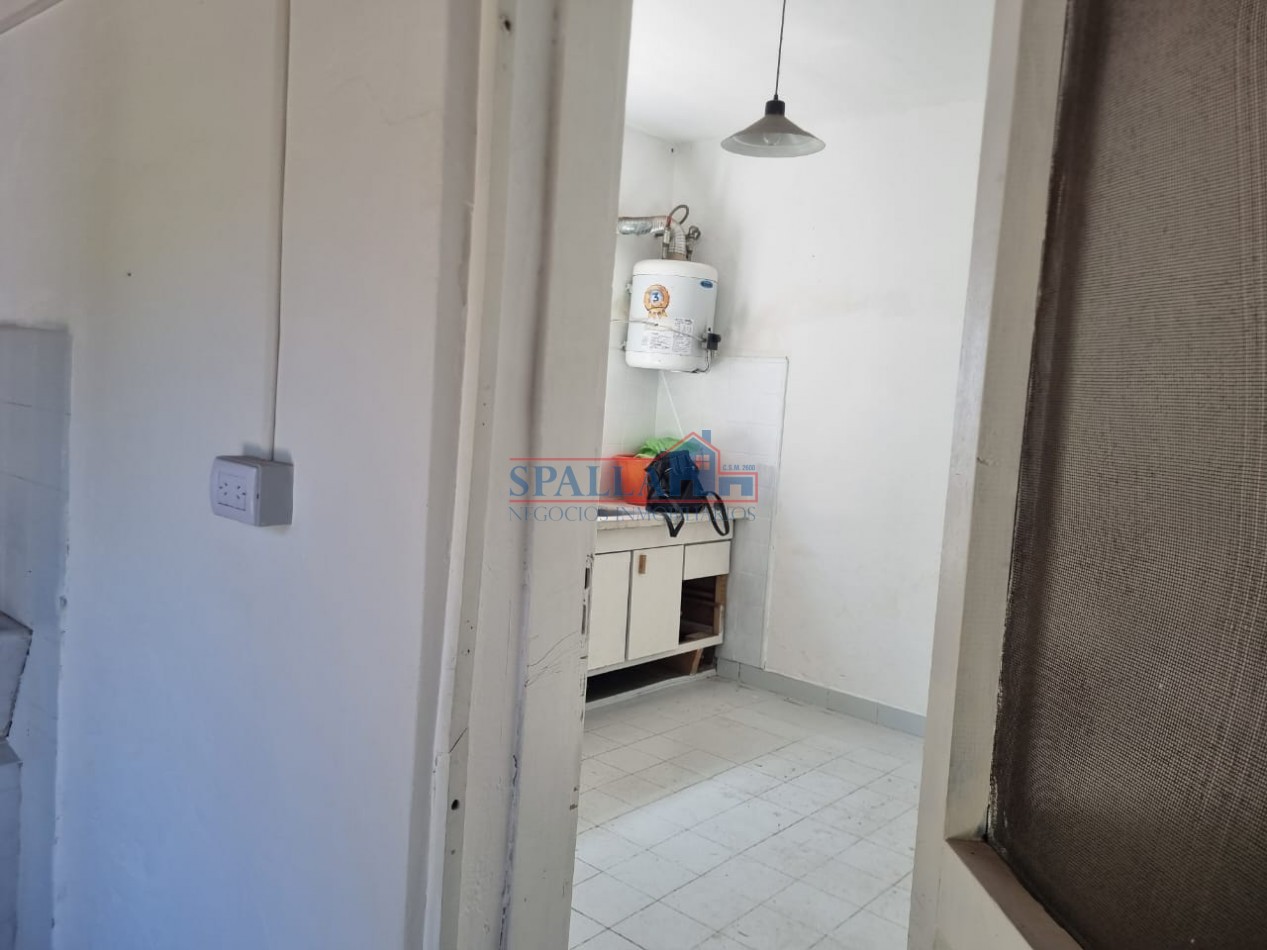 VENTA CASA 4 AMBIENTES CON PARQUE EN VILLA MORRA PILAR