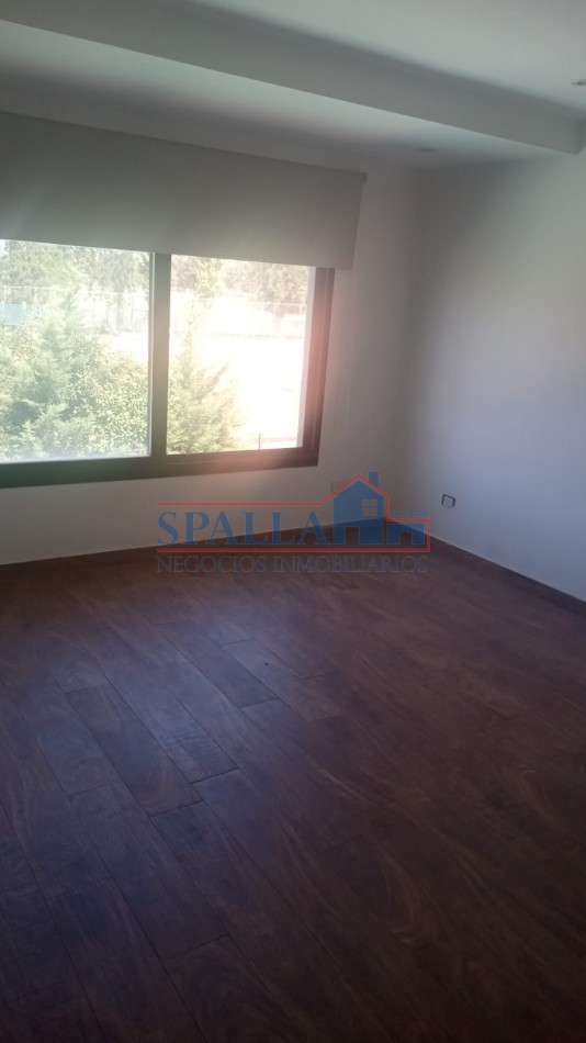VENTA CASA 4 AMBIENTES EN BARRIO CERRADO LAGOON PILAR