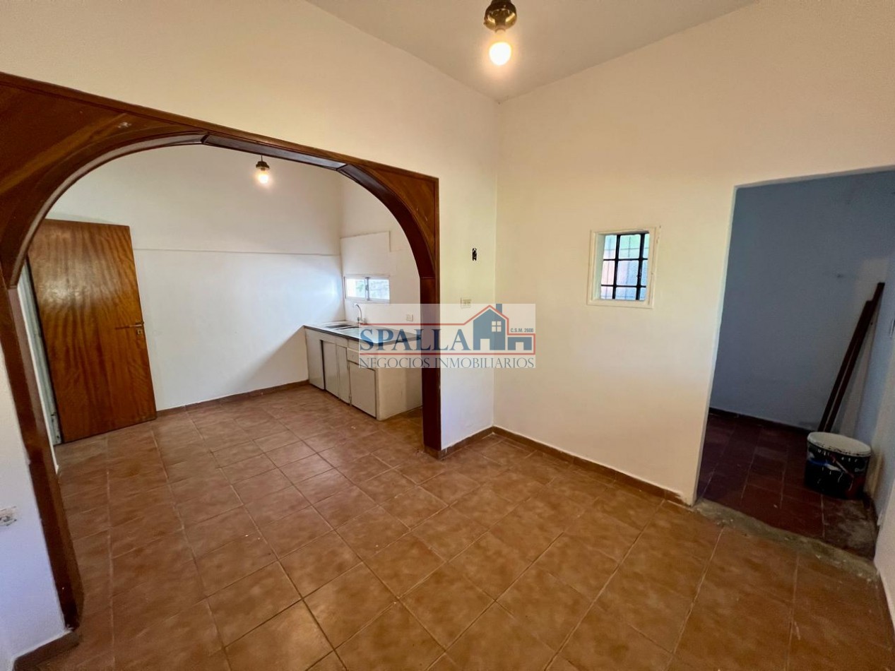 CASA EN VENTA - 4 AMBIENTES CON GALERIA - JOSE C. PAZ - APTO CREDITO