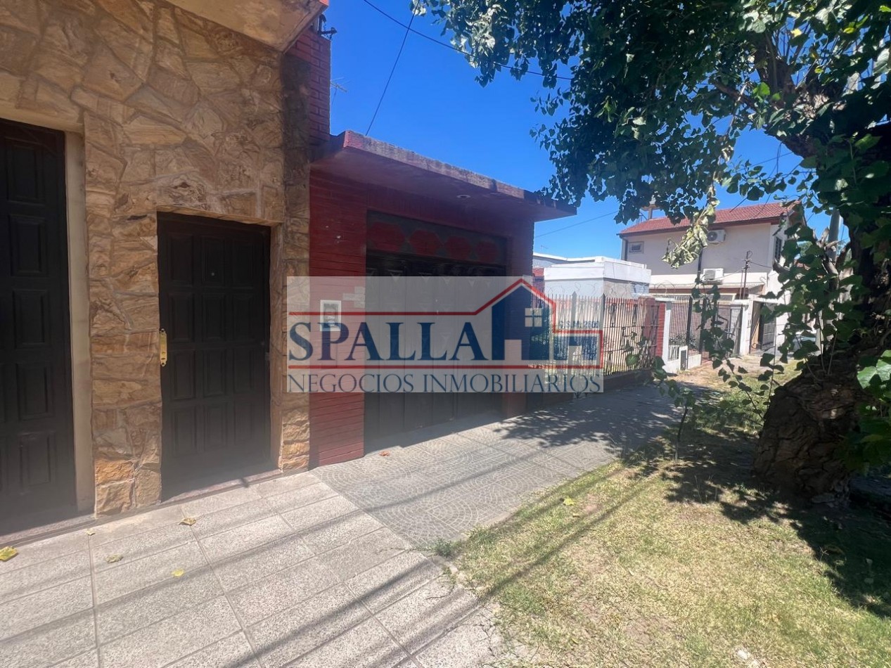 VENTA DE 2 CASAS EN BLOQUE 7 AMBIENTES JOSE C PAZ