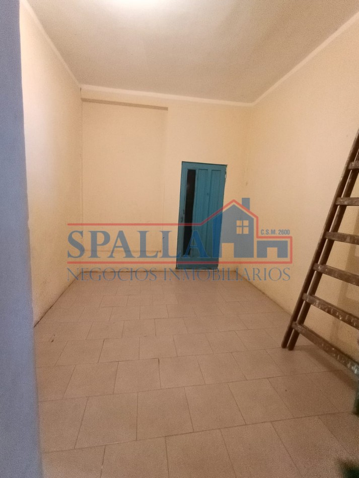 CASA 4 AMBIENTES EN VENTA- ESQUINA ESTRATEGICA Y ZONA MUY TRANSITADA, GRAND BOURG.