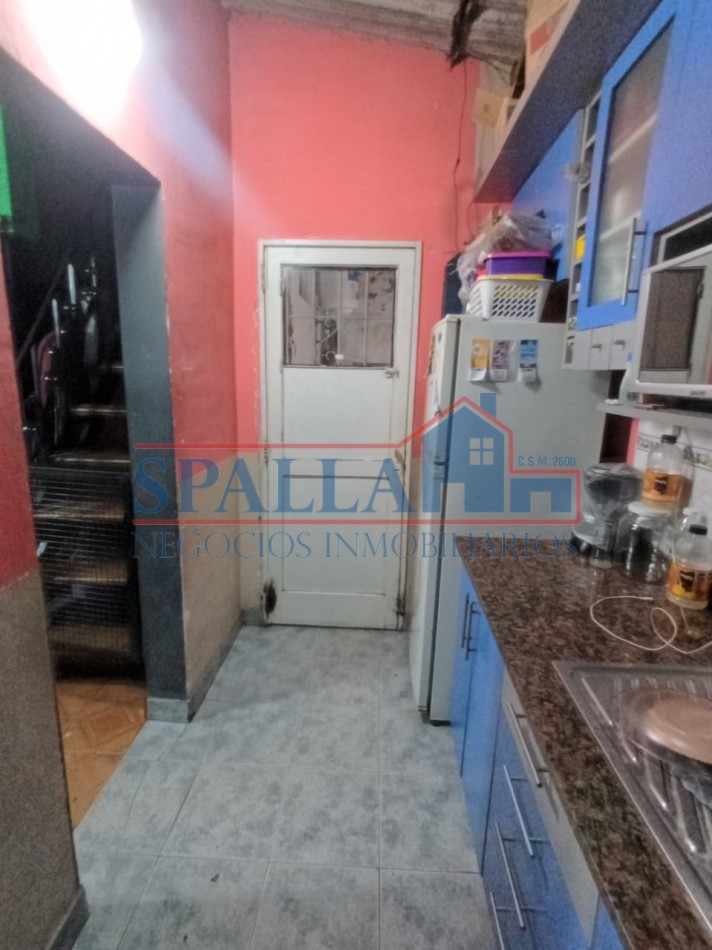 CASA EN VENTA  300 m² SOBRE LOTE PROPIO - A 200 mts RUTA 8 - LOCAL + GALPON - JOSE C. PAZ - ACEPTA FINANCIACION