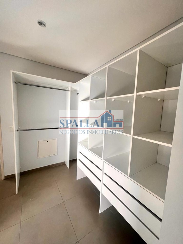 VENTA CASA 5 AMBIENTES, CON RENTA EN BARRIO EL ALJIBE - OPORTUNIDAD INVERSION