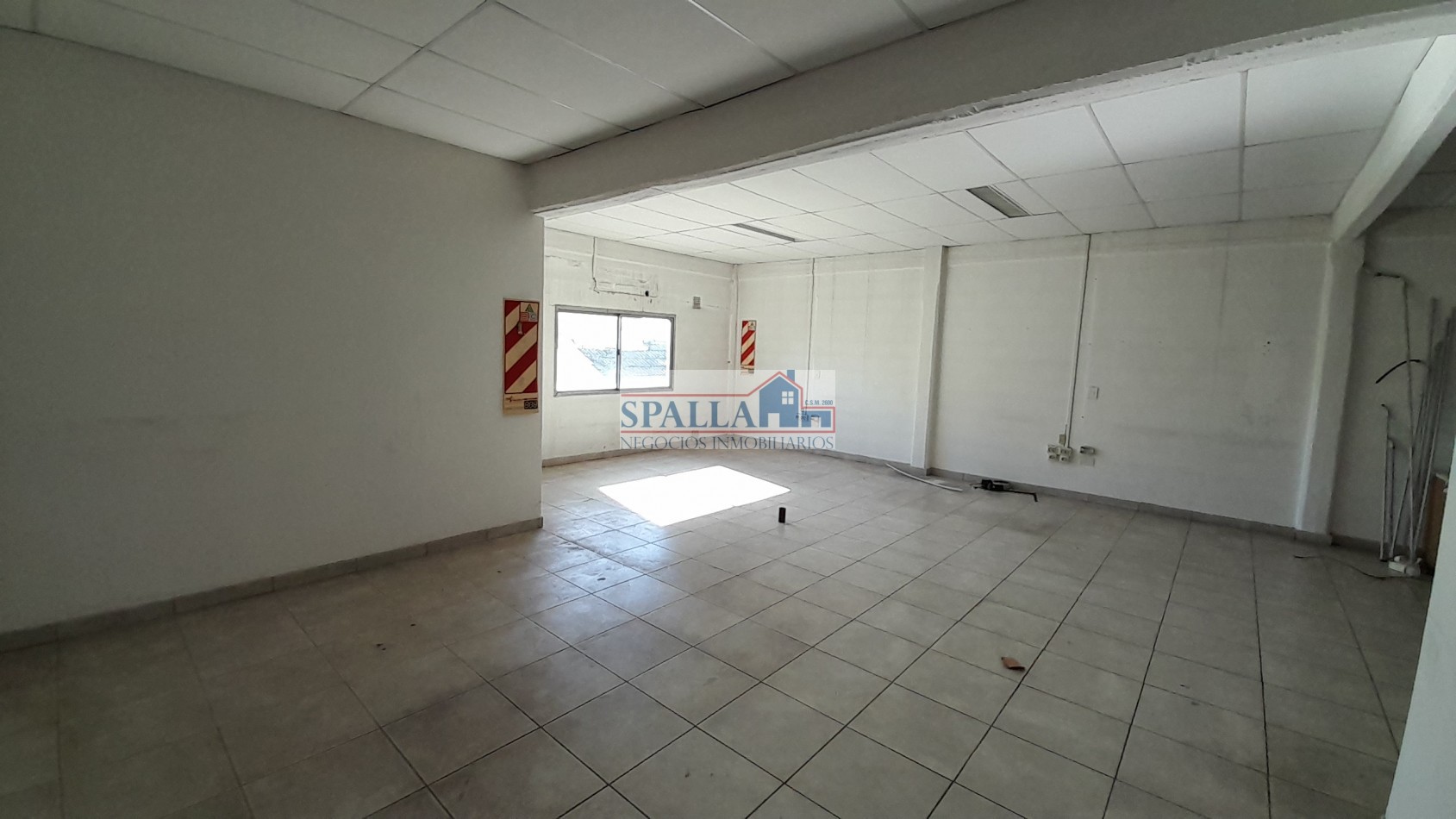 ALQUILER EDIFICIO CON OFICINAS, CENTRO DE PILAR A METROS DE PANAMERICANA KM 53