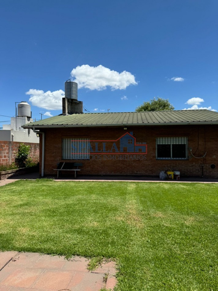 VENTA CASA 4 AMBIENTES SOBRE 2 LOTES DE TERRENO, TORTUGUITAS 