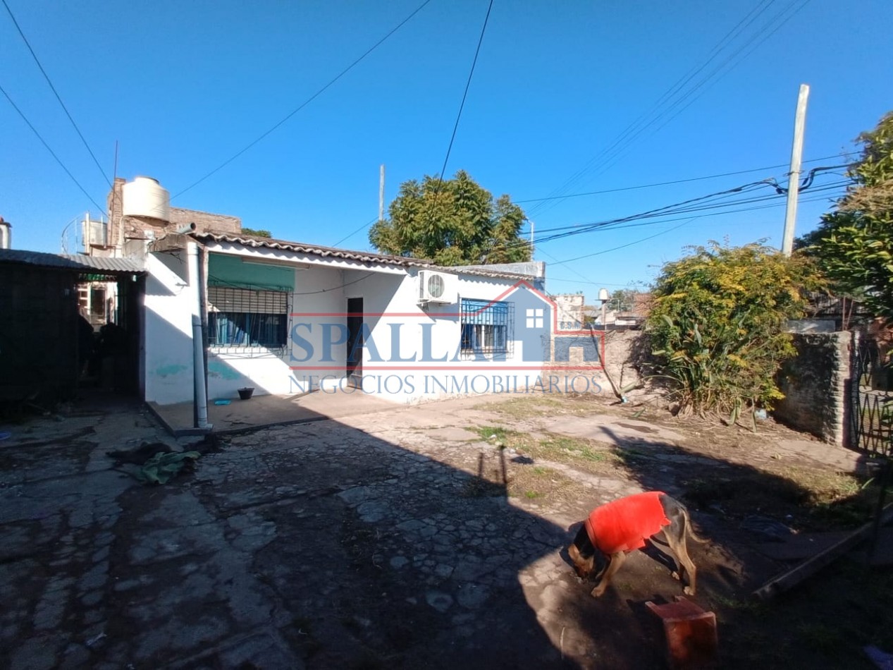 CASA 4 AMBIENTES EN VENTA- ESQUINA ESTRATEGICA Y ZONA MUY TRANSITADA, GRAND BOURG.