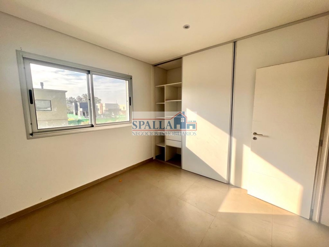 VENTA CASA 5 AMBIENTES, CON RENTA EN BARRIO EL ALJIBE - OPORTUNIDAD INVERSION