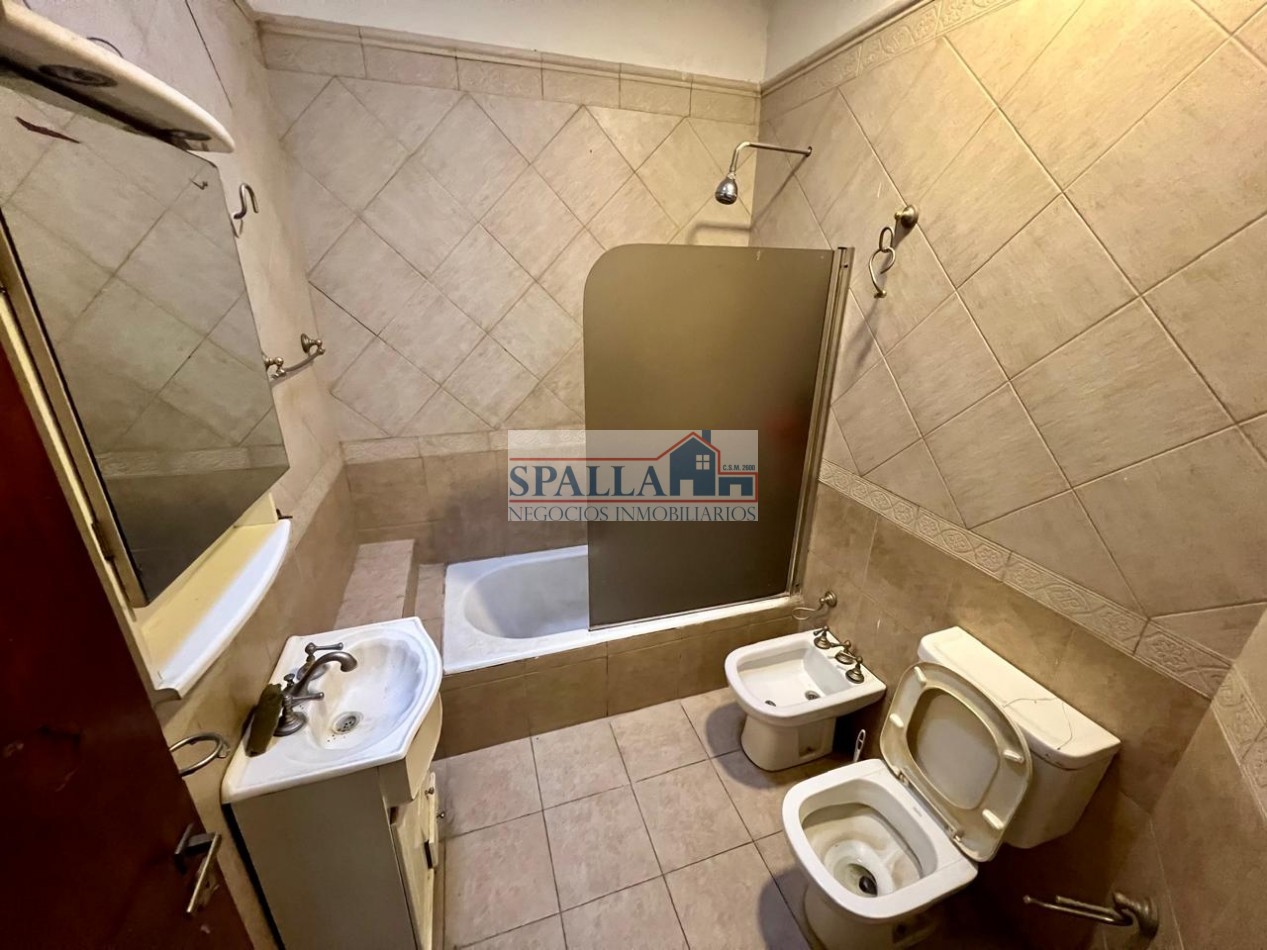 CASA EN VENTA - 4 AMBIENTES CON GALERIA - JOSE C. PAZ - APTO CREDITO