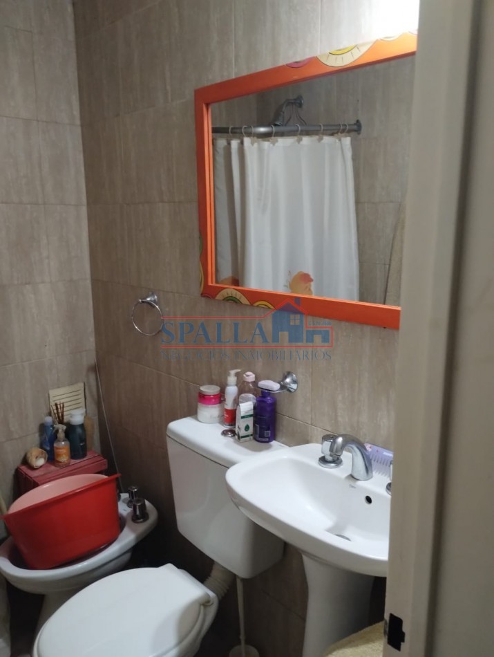 VENTA MONOAMBIENTE AMPLIO CON ENTREPISO PILAR CENTRO CON PATIO Y PILETA