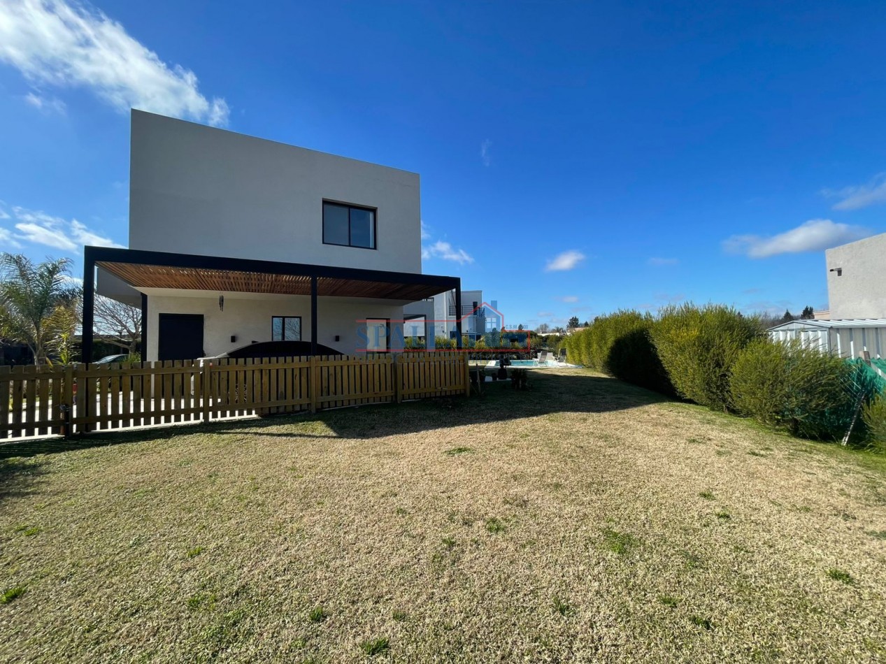 VENTA CASA 5 AMBIENTES AREA 1 BARRIO SAN SEBASTIAN 