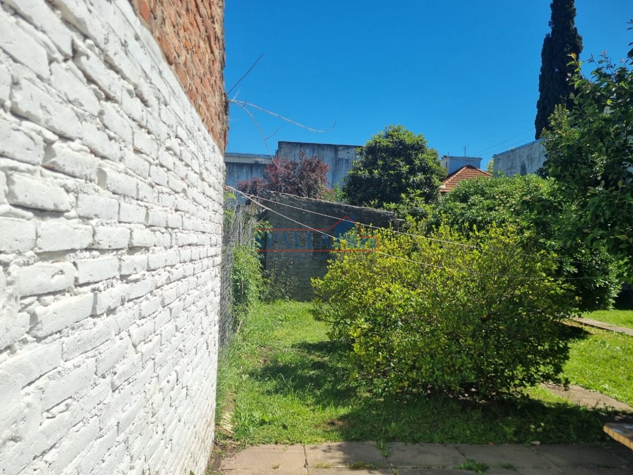 VENTA CASA 4 AMBIENTES CON PARQUE EN VILLA MORRA PILAR