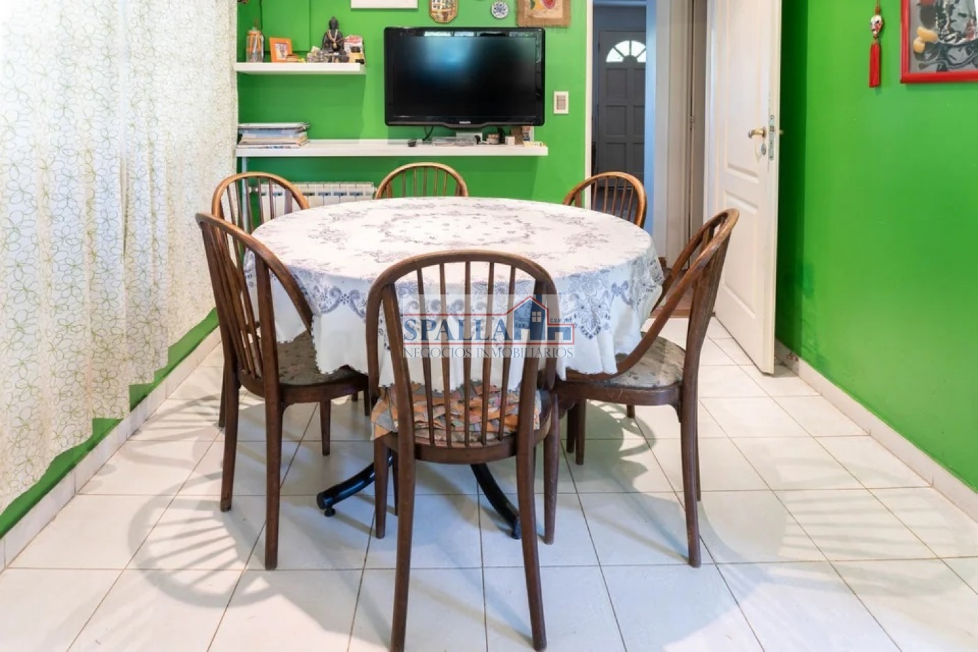 LA MASIA CASA EN VENTA DE 5 AMBIENTES CON AMPLIO JARDIN Y PILETA - APTO CREDITO