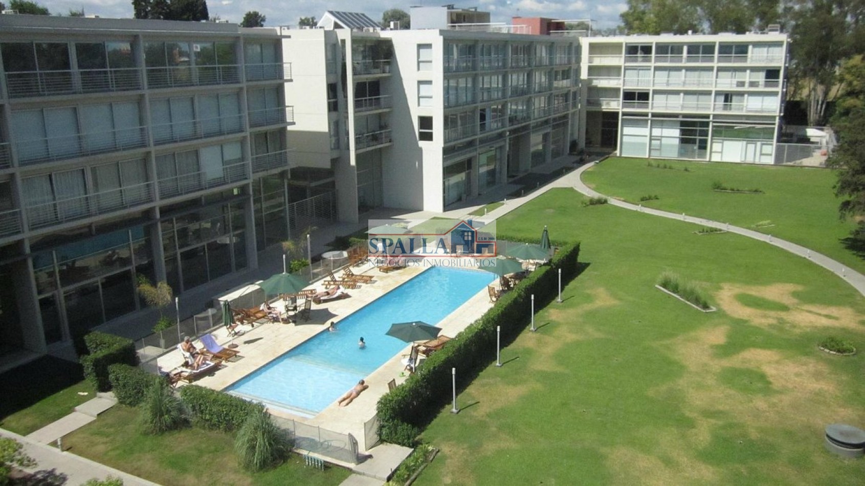 ALQUILER MONOAMBIENTE  USO PROFESIONAL EDIFICIO CONCORD, PILAR. EXCELENTE OPORTUNIDAD