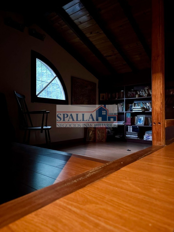 VENTA CASA 4 AMBIENTES CON QUINCHO Y PILETA EN MUÑIZ - APTO CREDITO