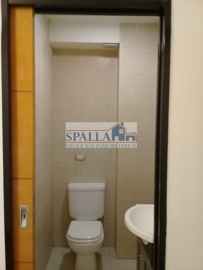 ALQUILER OFICINAS - PLANTA BAJA IDEAL CONSULTORIOS / CALL CENTER O SIMILARES - PANAMERICANA Y GUIDO - PILAR