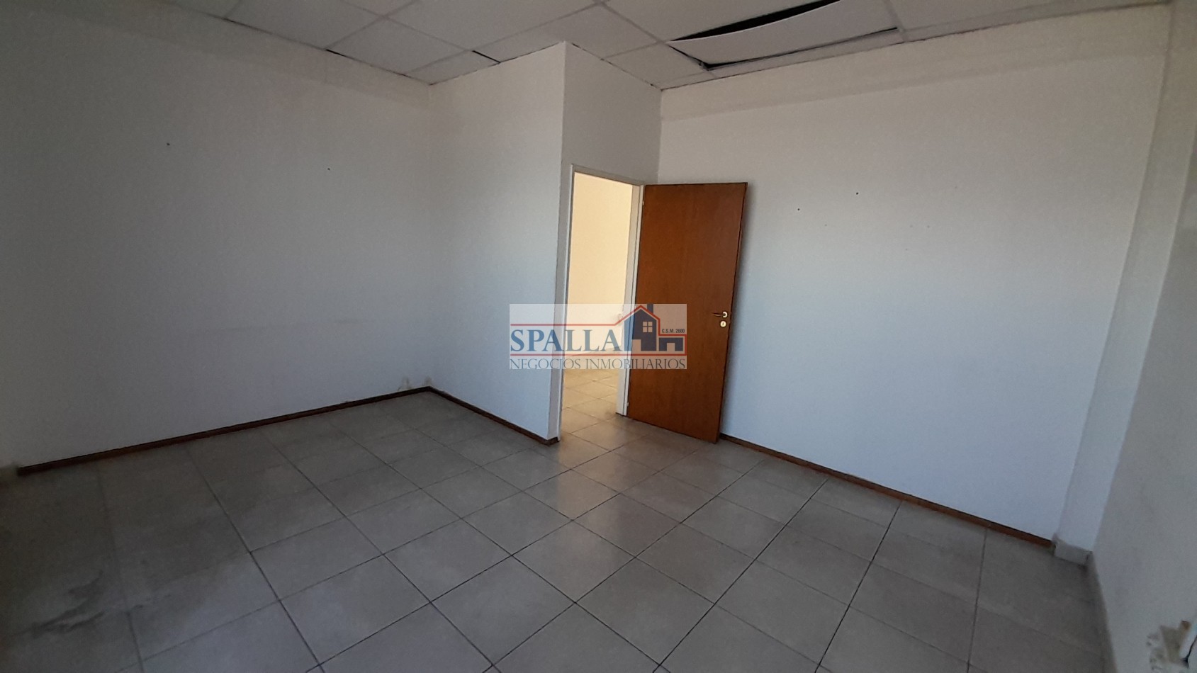ALQUILER EDIFICIO CON OFICINAS, CENTRO DE PILAR A METROS DE PANAMERICANA KM 53