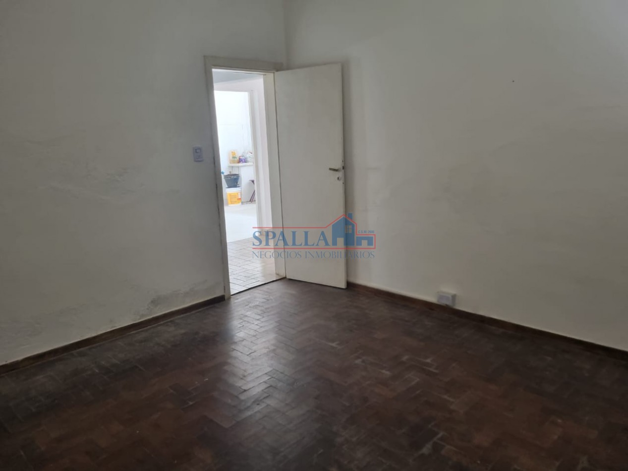 VENTA CASA 4 AMBIENTES CON PARQUE EN VILLA MORRA PILAR