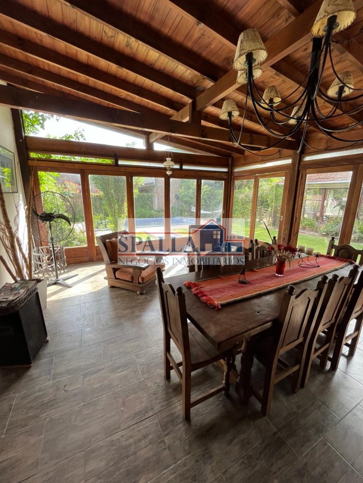VENTA CASA 4 AMBIENTES CON QUINCHO Y PILETA EN MUÑIZ - APTO CREDITO