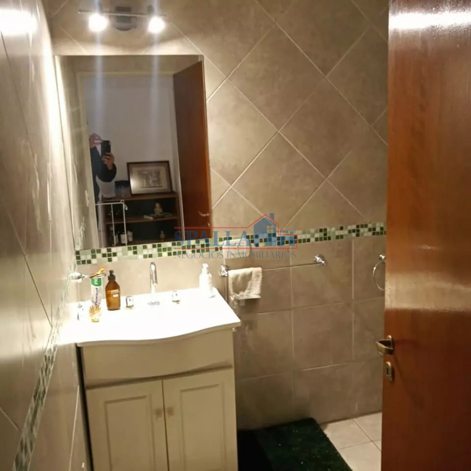 VENTA DEPARTAMENTO DOS AMBIENTES AL FRENTE PLANTA BAJA PILAR CENTRO 