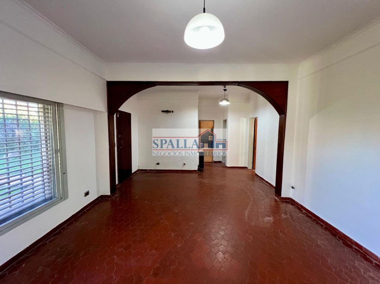 CASA EN VENTA - 4 AMBIENTES CON GALERIA - JOSE C. PAZ - APTO CREDITO