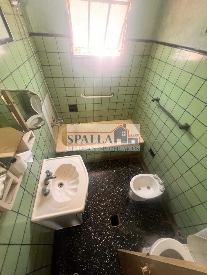 VENTA EXCELENTE PROPIEDAD IDEAL USO COMERCIAL EN CENTRO DE DERQUI, PILAR 