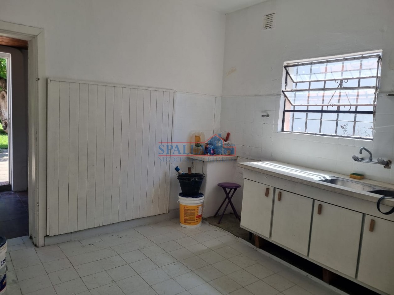 VENTA CASA 4 AMBIENTES CON PARQUE EN VILLA MORRA PILAR