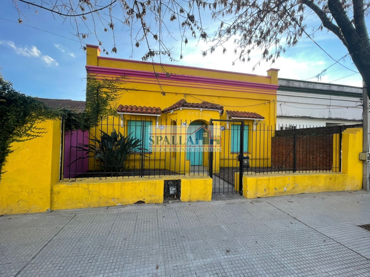 ALQUILER CASA 4 AMBIENTES USO COMERCIAL APTO OFICINA, CONSULTORIO, PILAR CENTRO