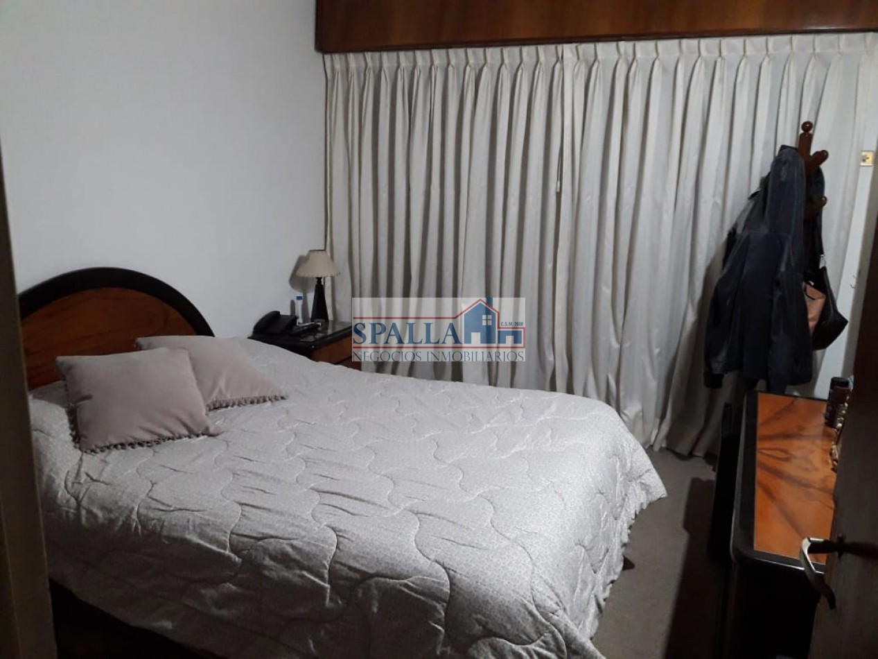VENTA CASA 4 AMBIENTES - CENTRO DE DERQUI, PILAR - APTO CREDITO